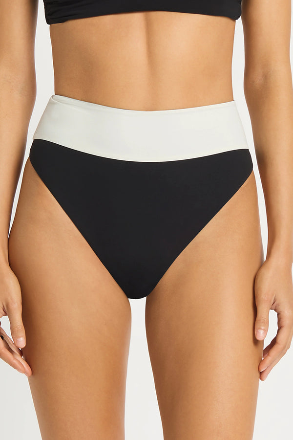 BARE041RV-BARE037RV-Black-Coconut_Nuria-1_BC.jpg