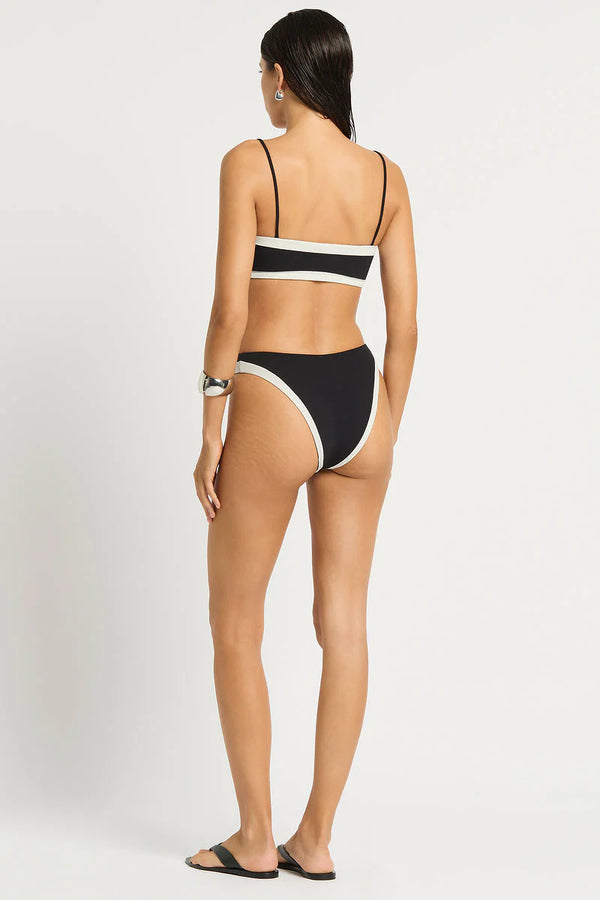 BARE057RV-BARE058RV-Black-Coconut_Nuria-3_a3738f30-8efb-45ad-a700-109ee10967df.jpg