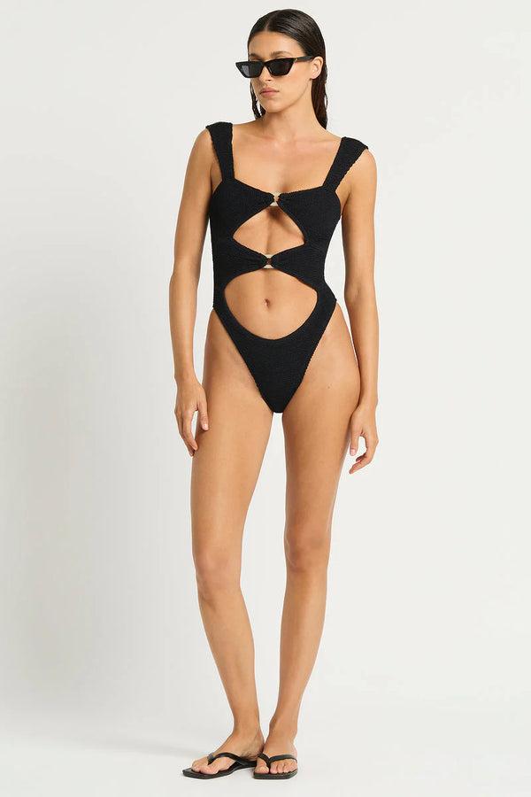 BOUND754R-BlackRecycled_Nuria-4_1.jpg
